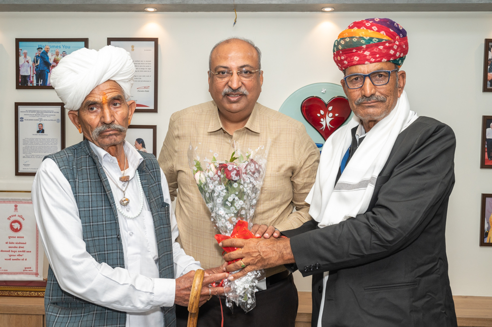 We are delighted by the visit of Padmashri Awardee Shri Himmata Ram Bhambhu ji at Donate Life Office. We are grateful for his kind words, appreciation and blessings towards our mission of organ donation.